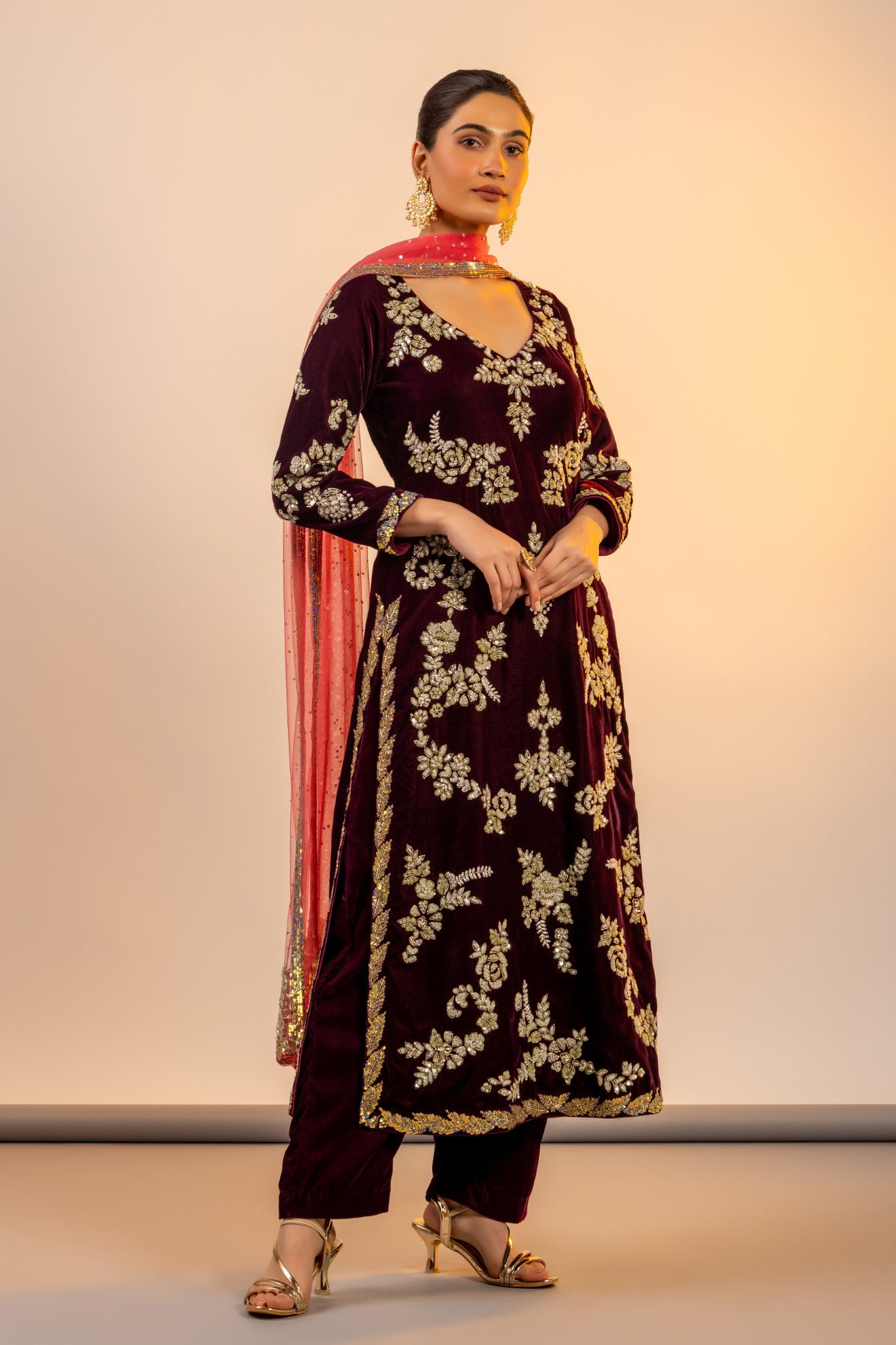 Wine velvet swarosvki studded straight shirt and pants