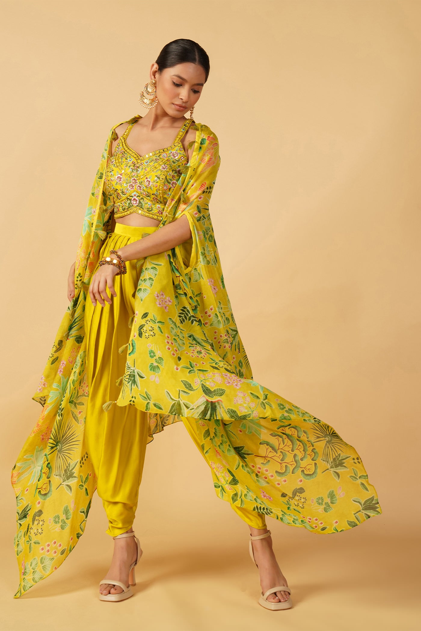 Pihu Dhoti Set With Cape