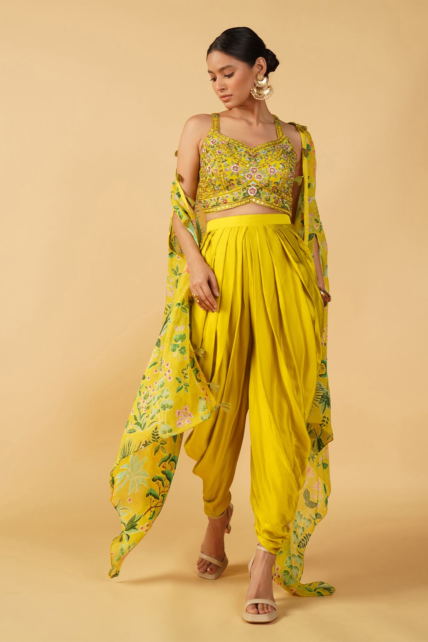 Pihu Dhoti Set With Cape