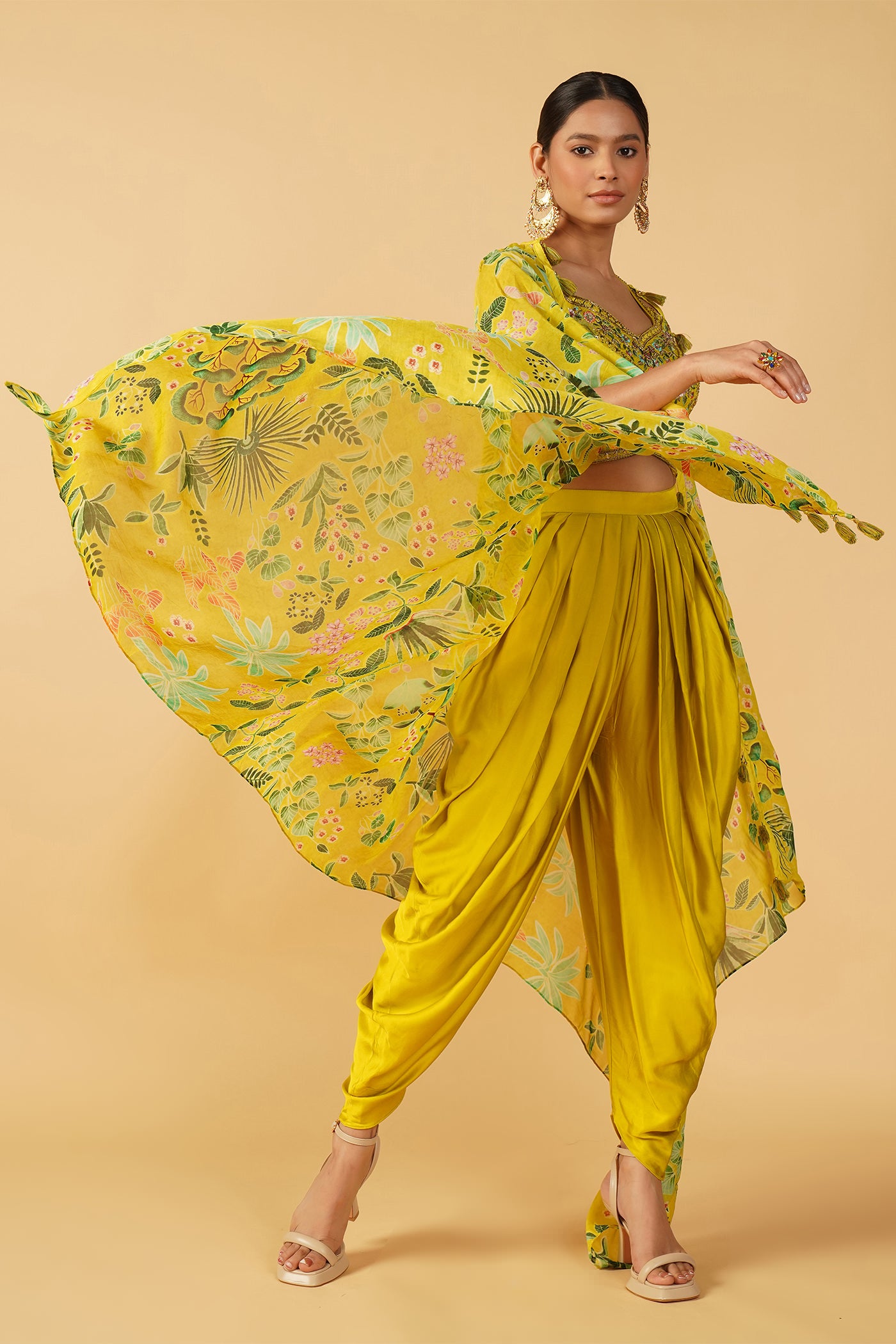 Pihu Dhoti Set With Cape