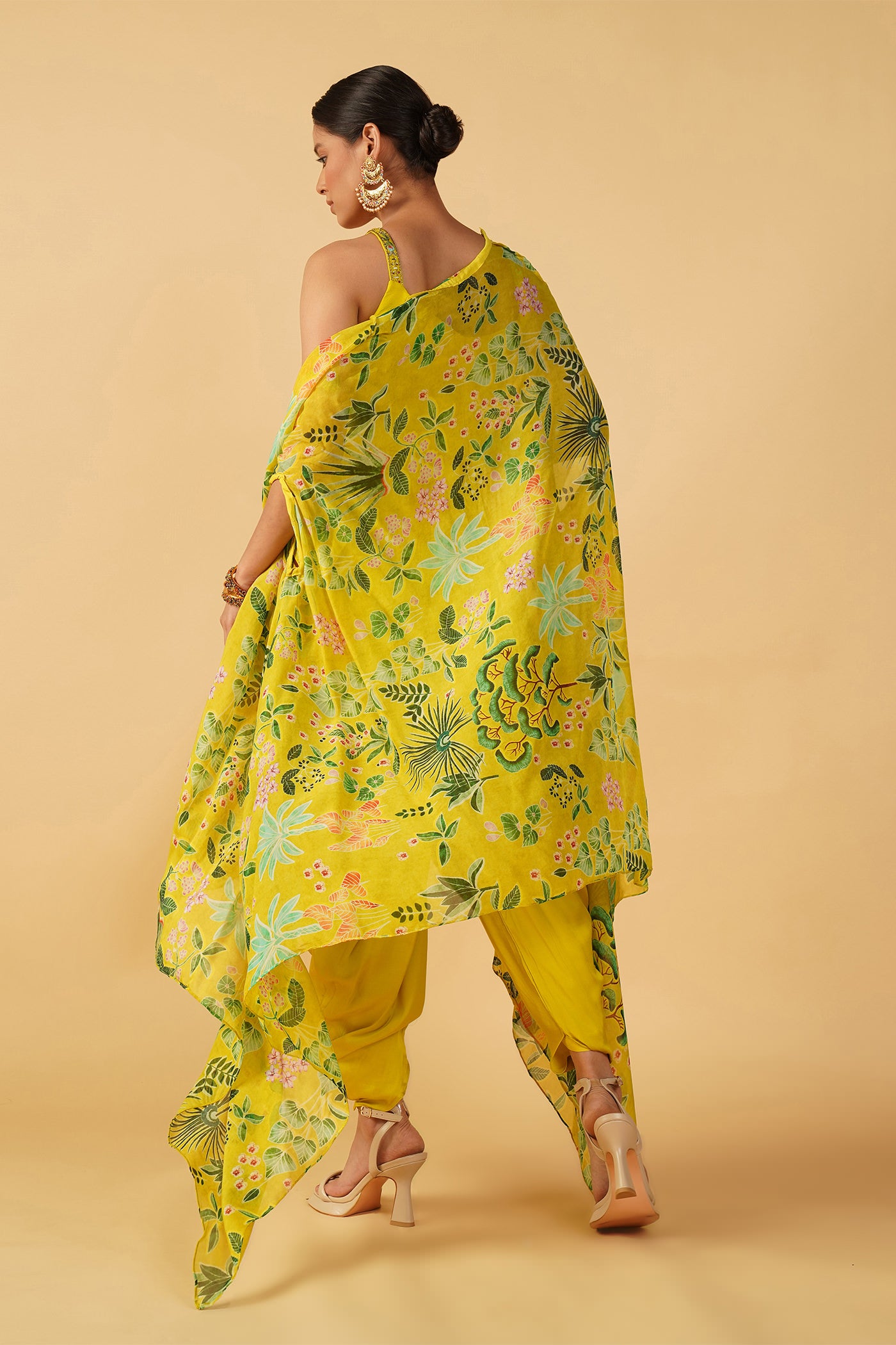 Pihu Dhoti Set With Cape