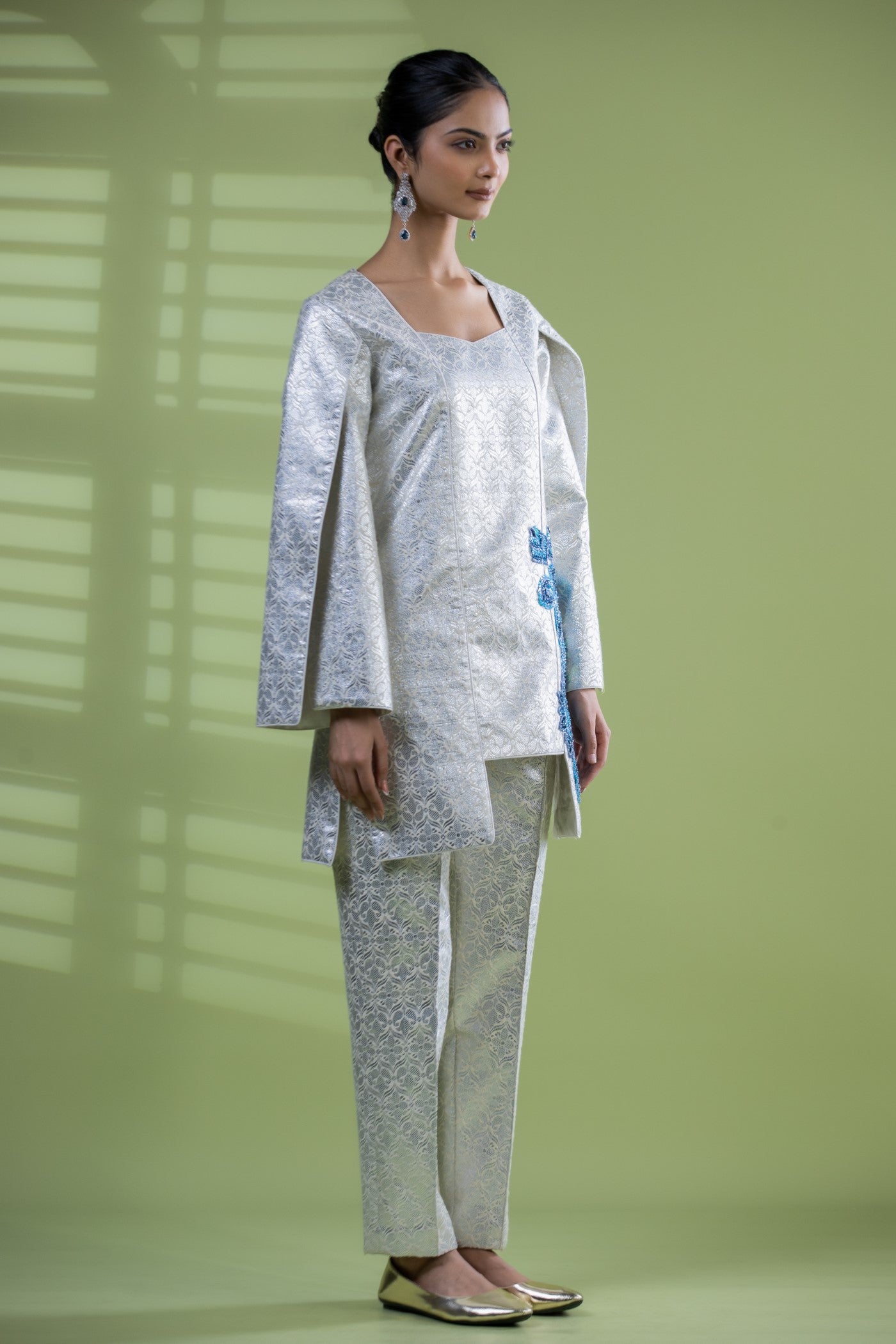 Silver brocade co-ord set with zarkan
