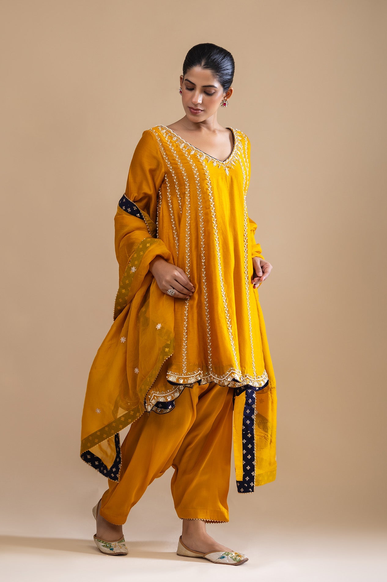 Sunehri Adaa Anarkali Ensemble