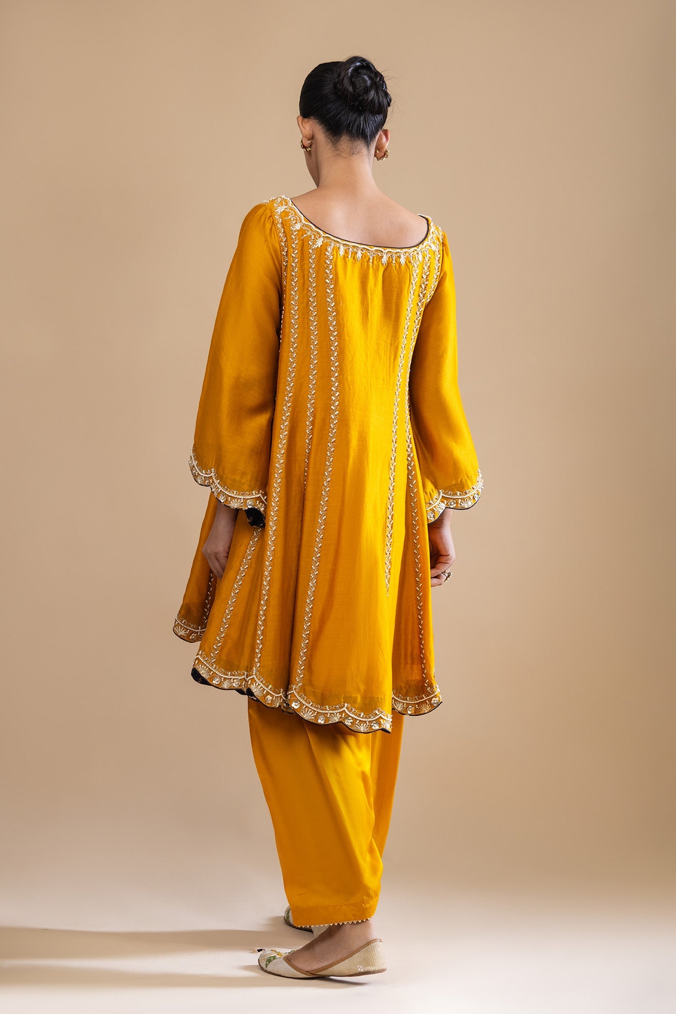 Sunehri Adaa Anarkali Ensemble