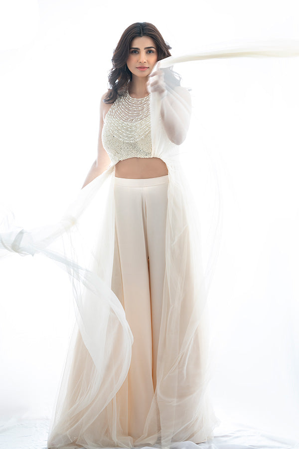 Daisy Shah in Ivory Grace