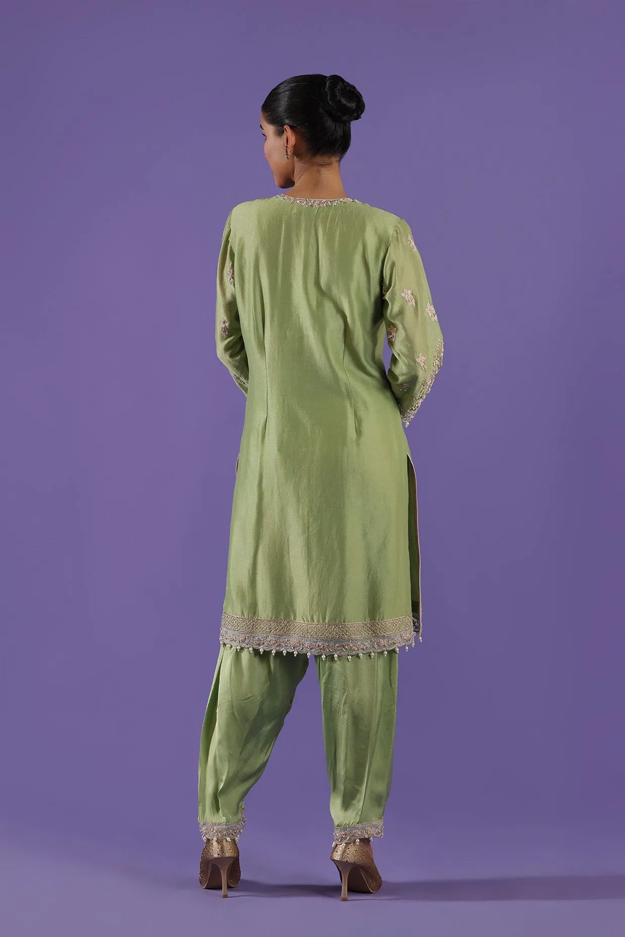 Tvarita Choga salwar set
