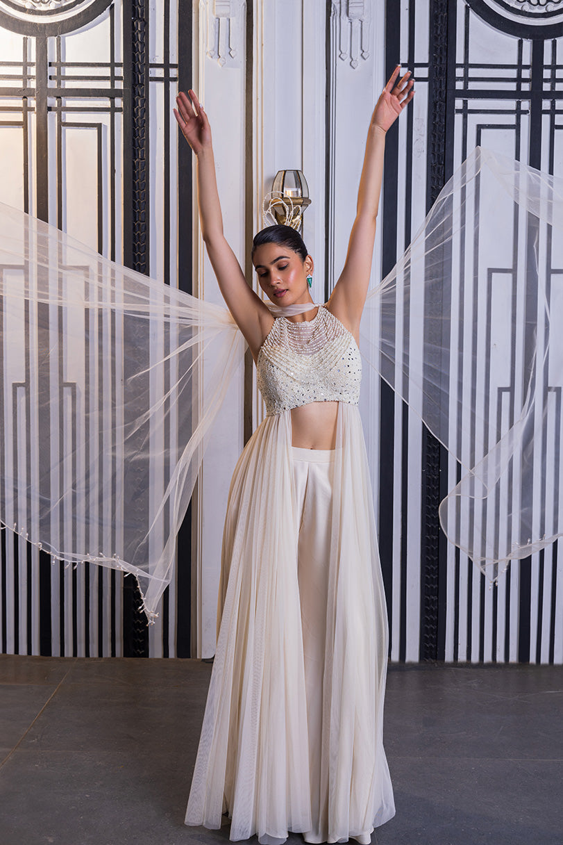 Daisy Shah in Ivory Grace