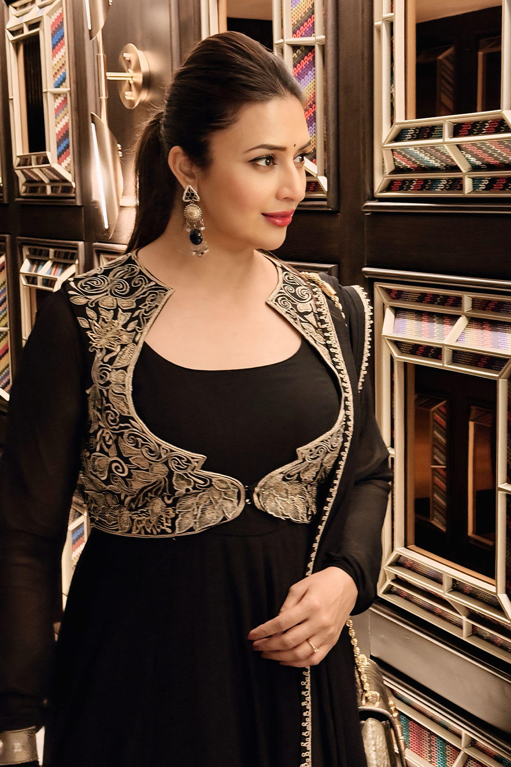 Divyanka Tripathi in Riwaayat