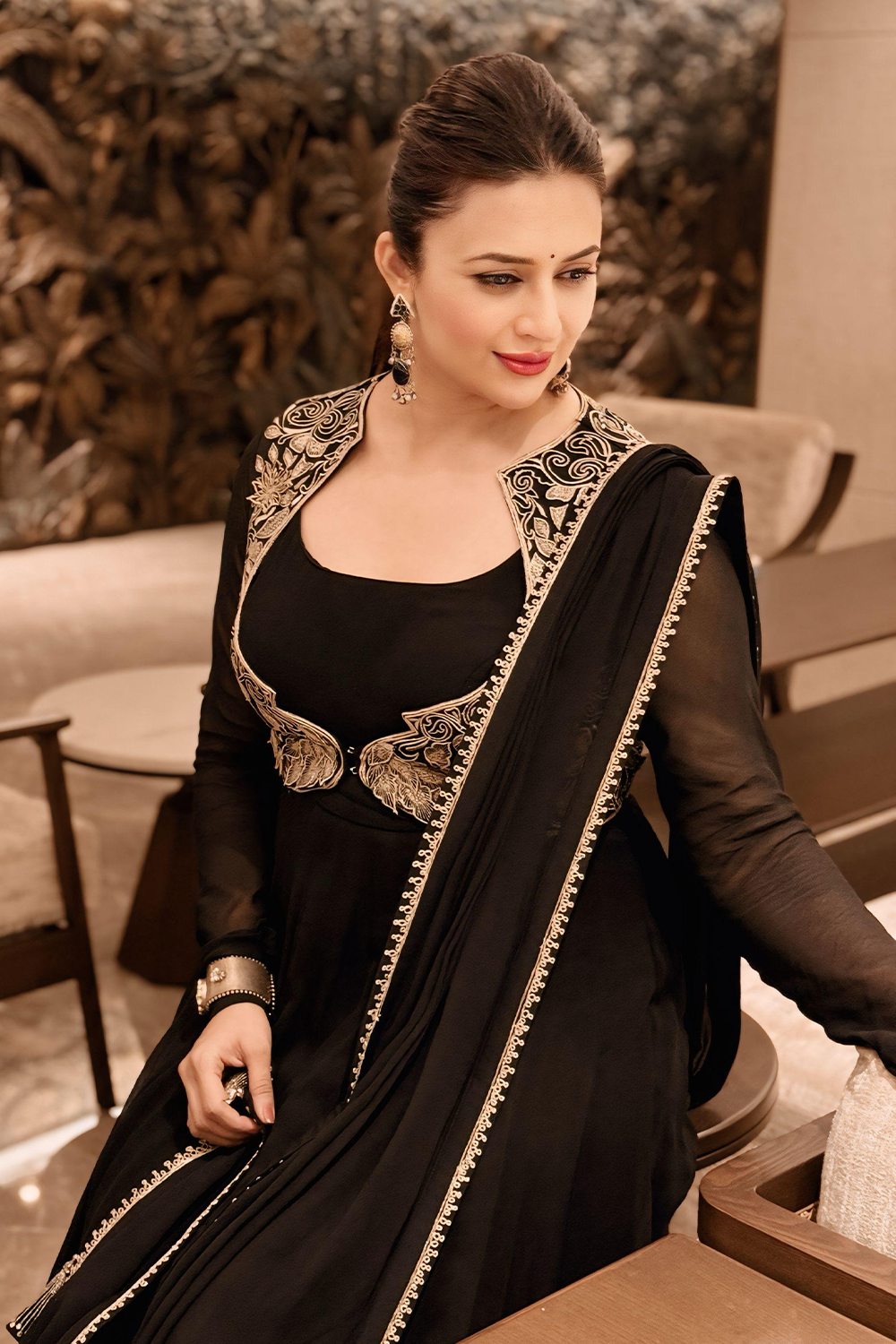 Divyanka Tripathi in Riwaayat